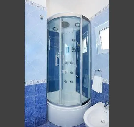Ferienapartment Mit Balkon Fuer Fuenf Personen *